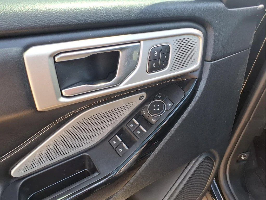 Used 2022 Agate Black Metallic Ford ST RWD image 25