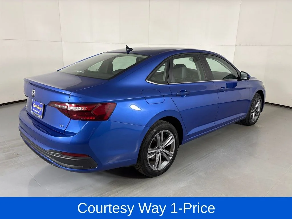 Used 2024 Blue Volkswagen 1.5T SE image 10
