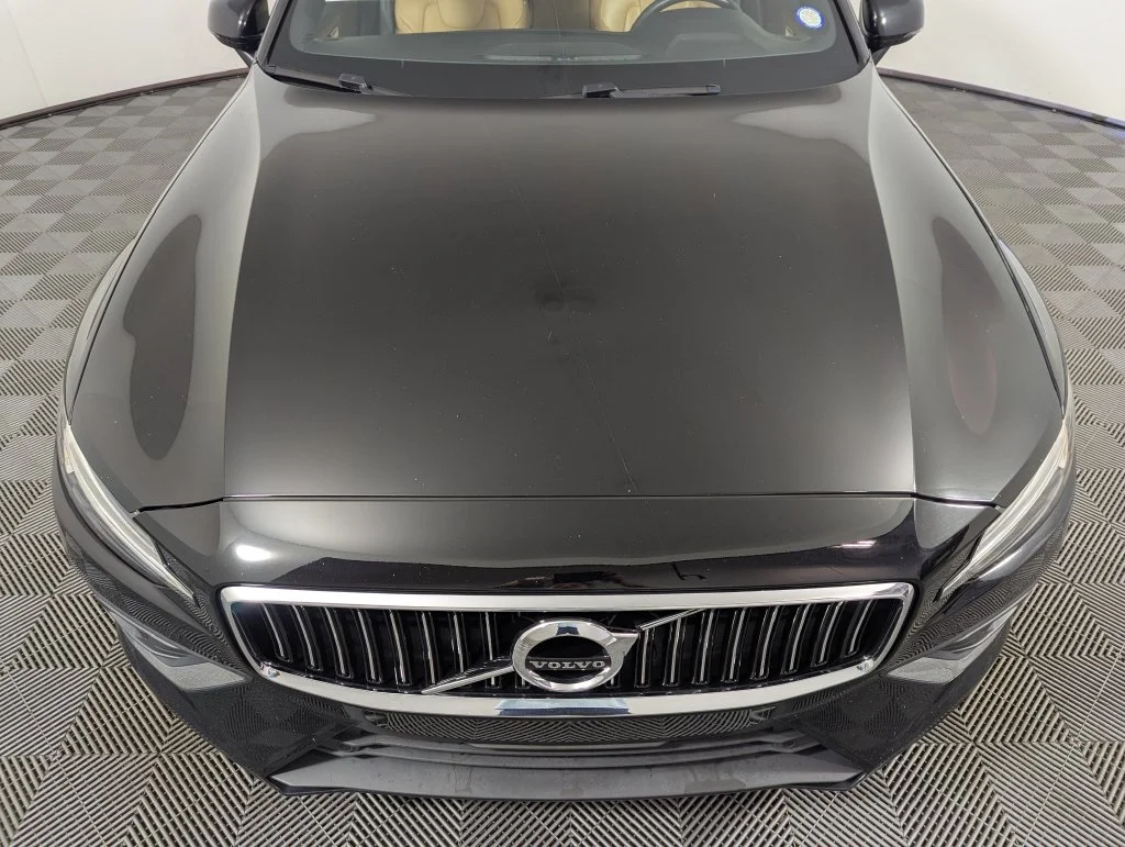 Certified Used 2020 Black Volvo T5 Inscription image 9