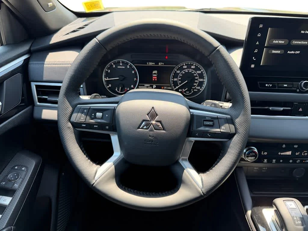 New 2026 Graphite Gray Mitsubishi LE image 15