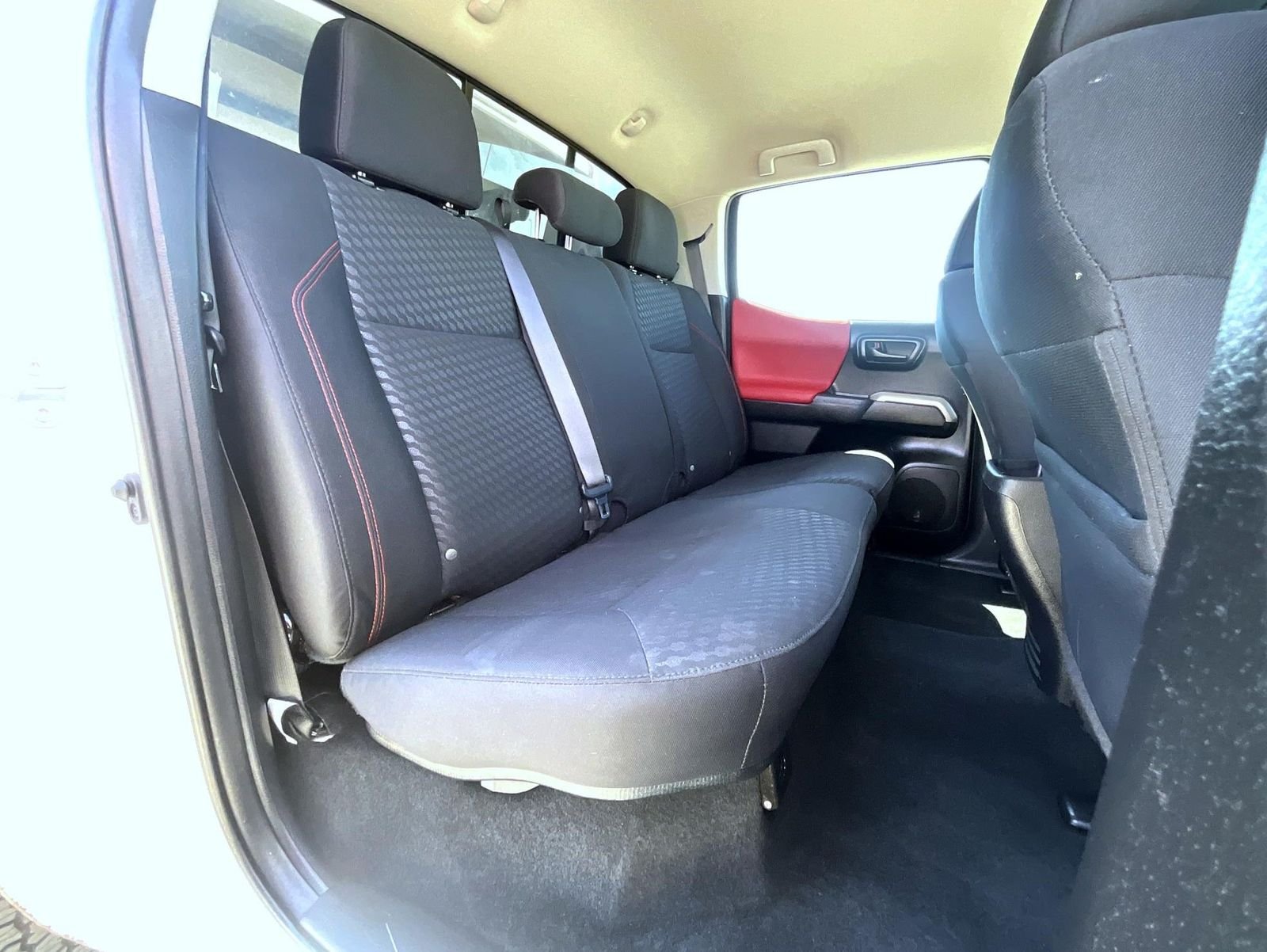 Used 2022 White Toyota SR5 image 19