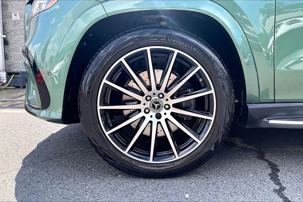 Certified Used 2026 Green Mercedes-Benz GLS 580 image 8