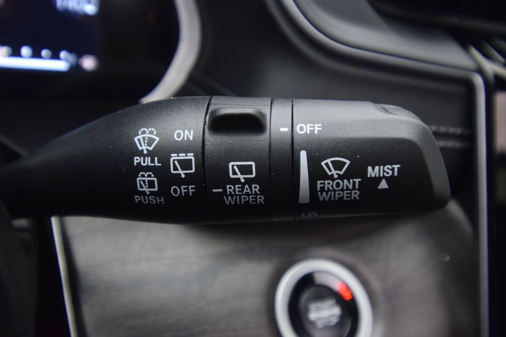 New 2025 Silver Zynith Exterior Paint Jeep Limited image 32