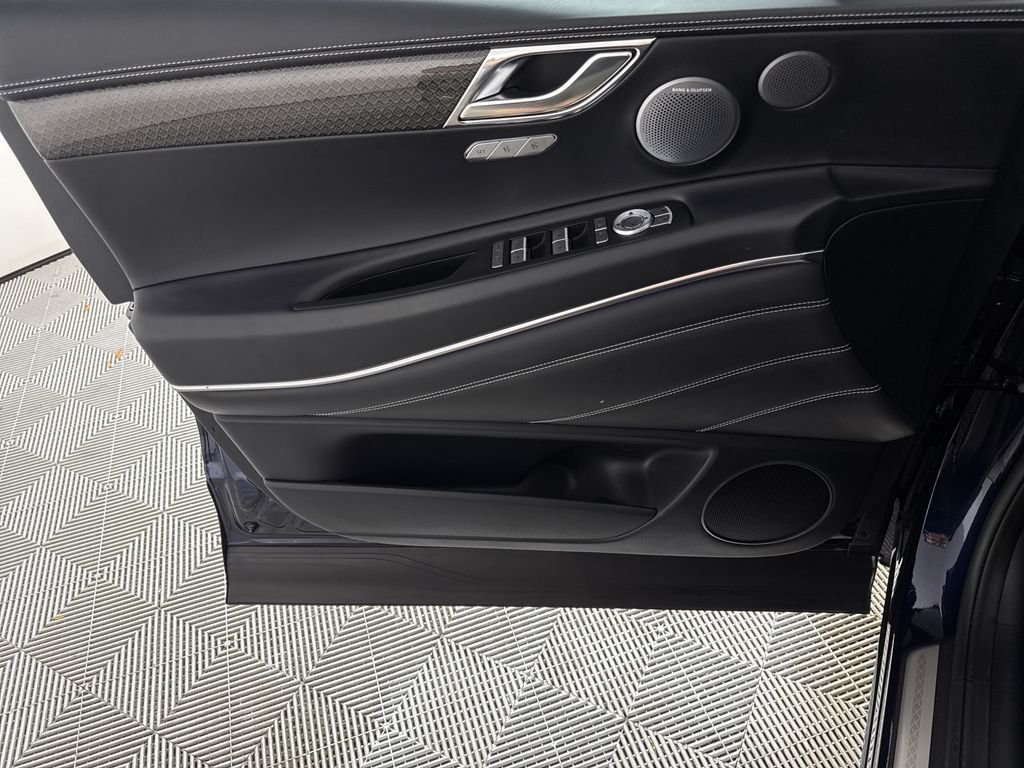 Used 2025 Blue Genesis 3.5T e-SC image 11