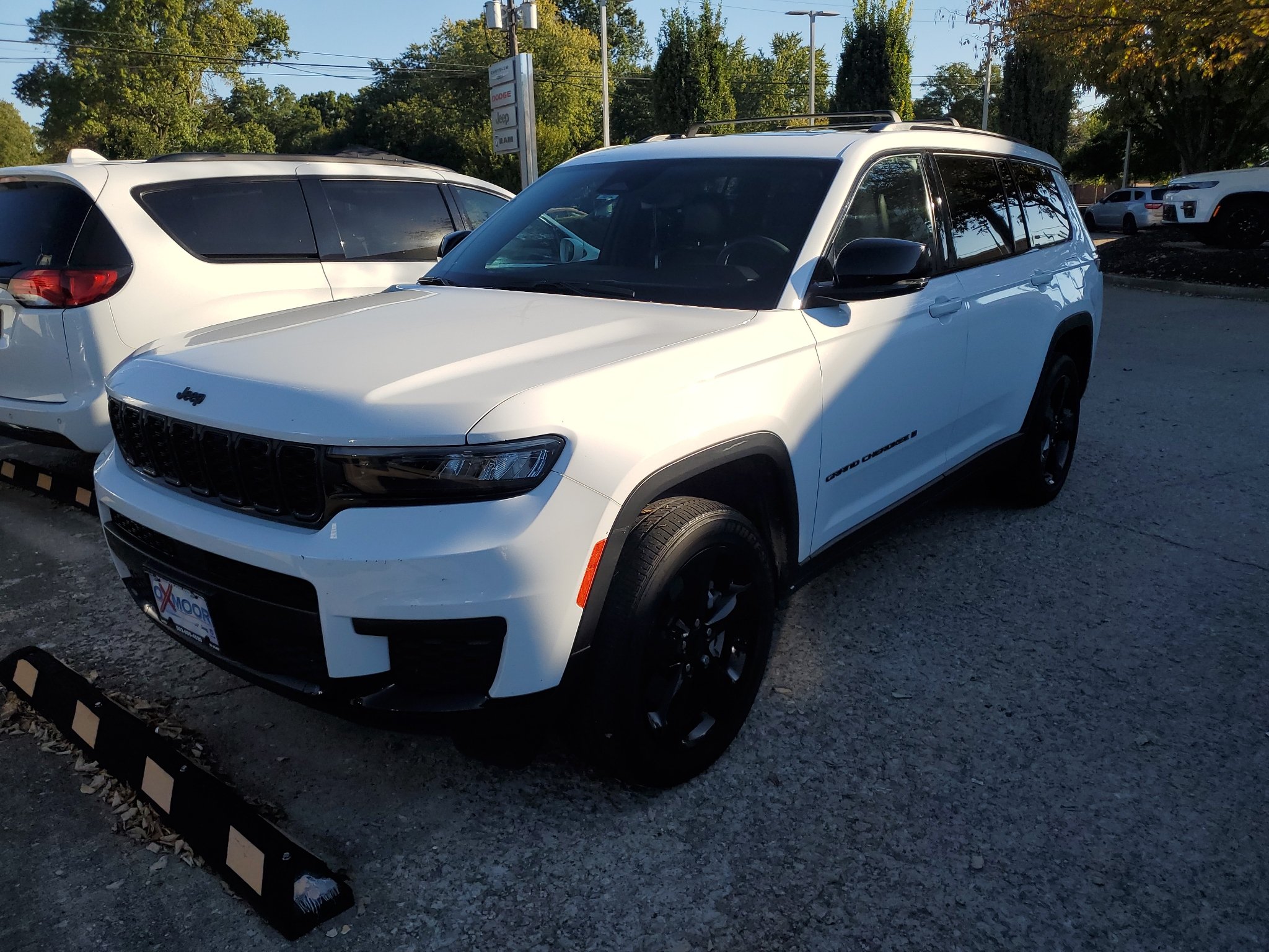 Used 2023 Bright White Clearcoat Jeep Altitude image 4
