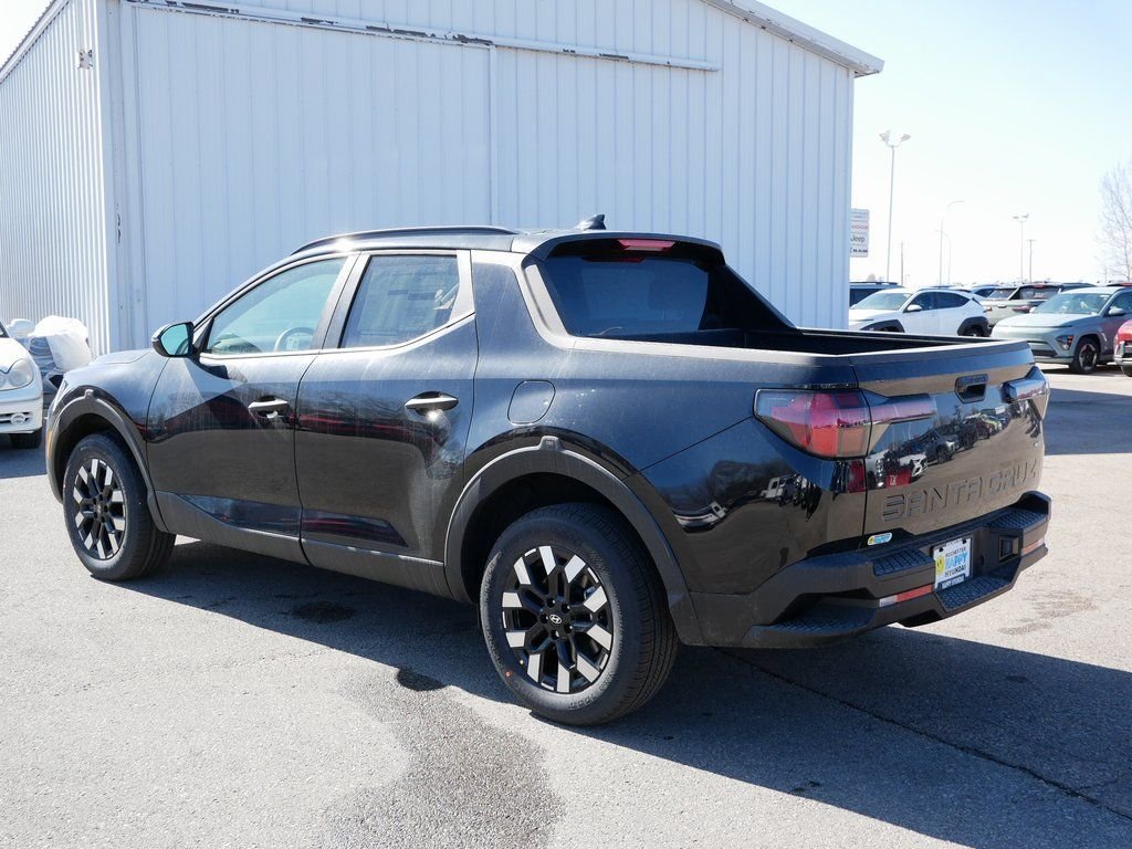 Certified Used 2025 Black Hyundai SEL image 3