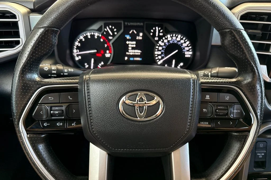 Used 2022 White Toyota SR5 image 26
