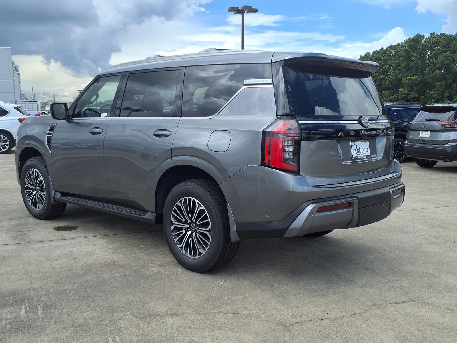 2026 Nissan Armada photo 4 of 25