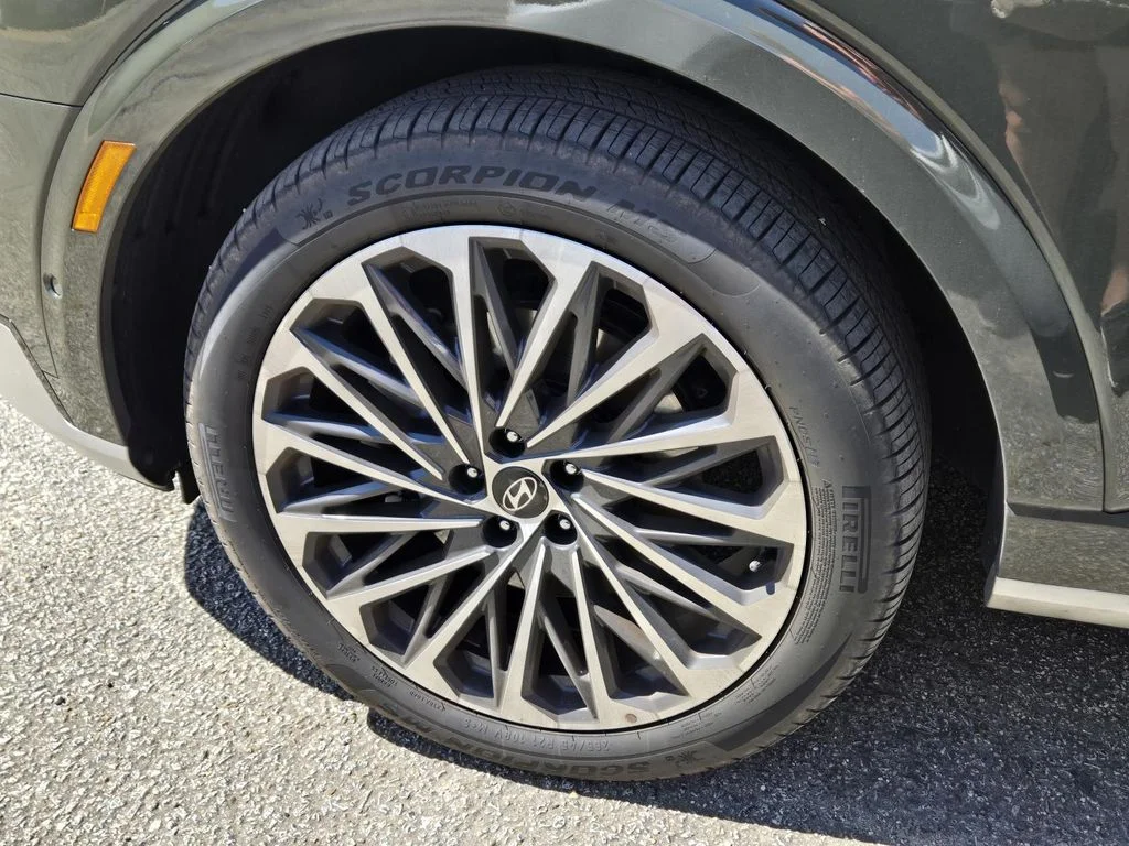 Used 2026 Silver Hyundai Calligraphy image 4