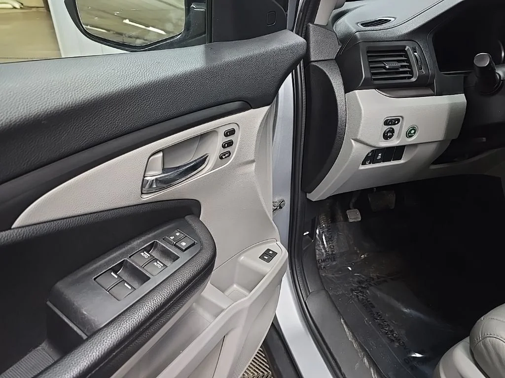 Used 2022 Gray Honda Special Edition image 28