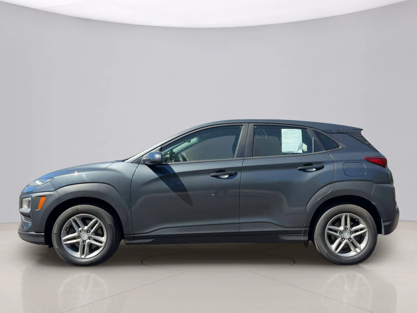 Used 2019 Gray Hyundai SE image 2