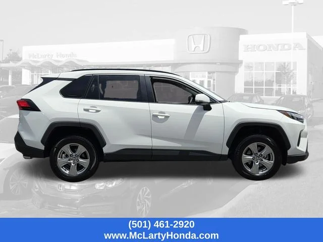 2024 Toyota RAV4 XLE - Photo 6