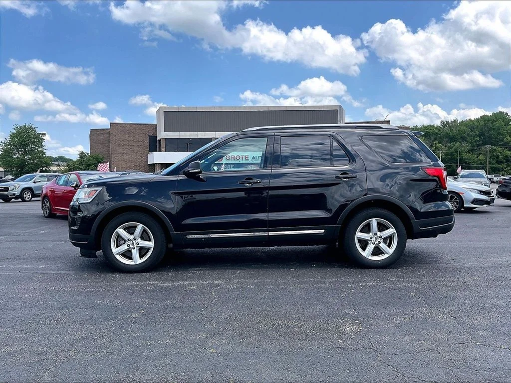 Used 2019 Black Ford XLT image 5