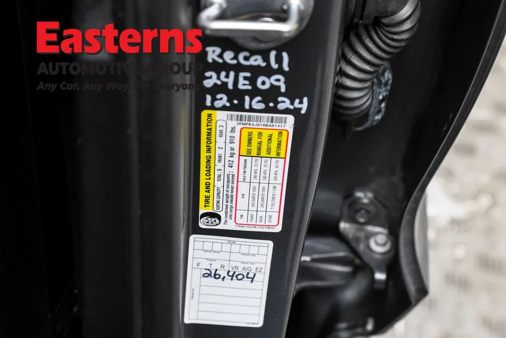 Used 2024 Gray Ford SEL image 32