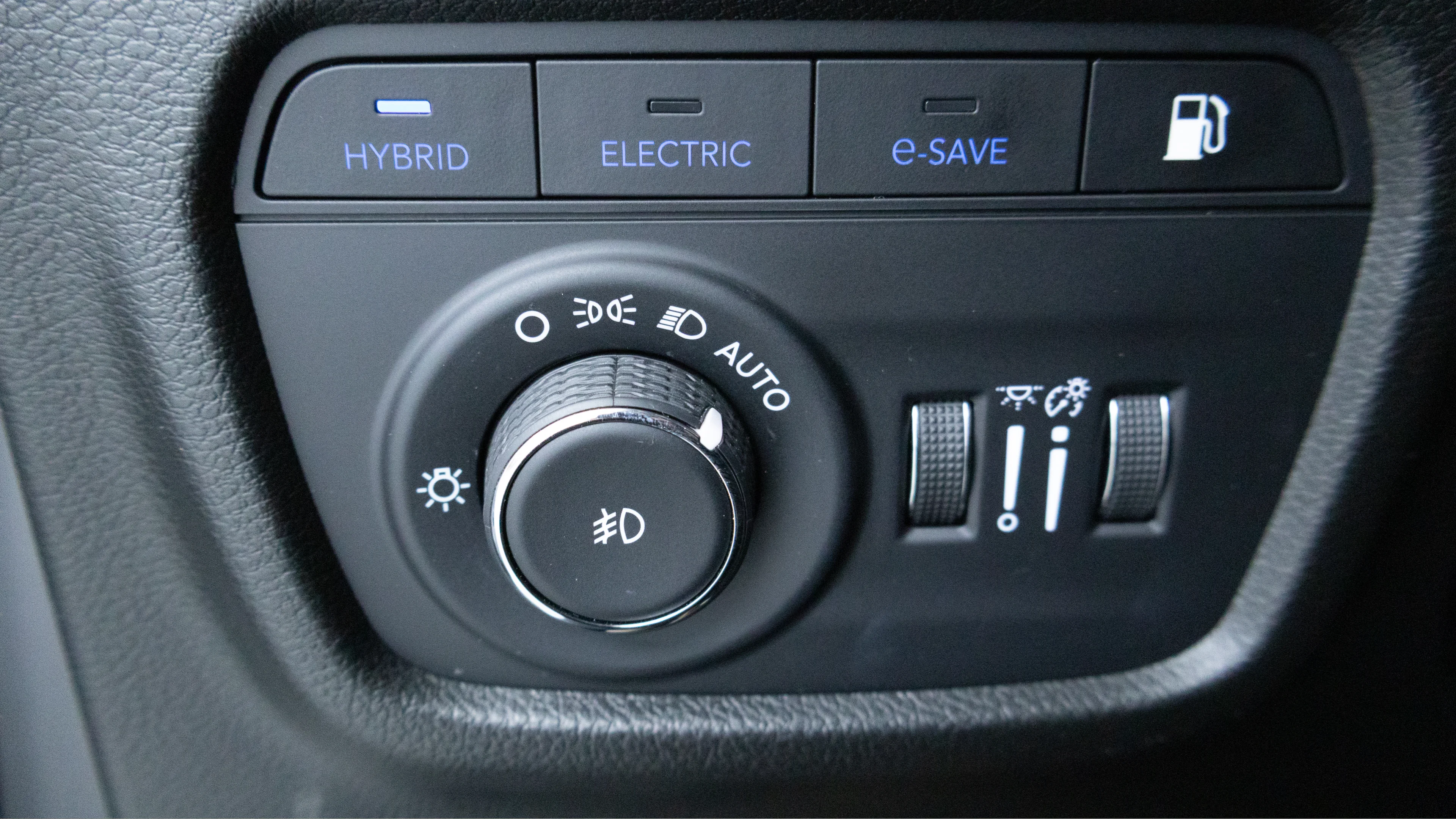Used 2023 Silver Zynith Jeep  image 25
