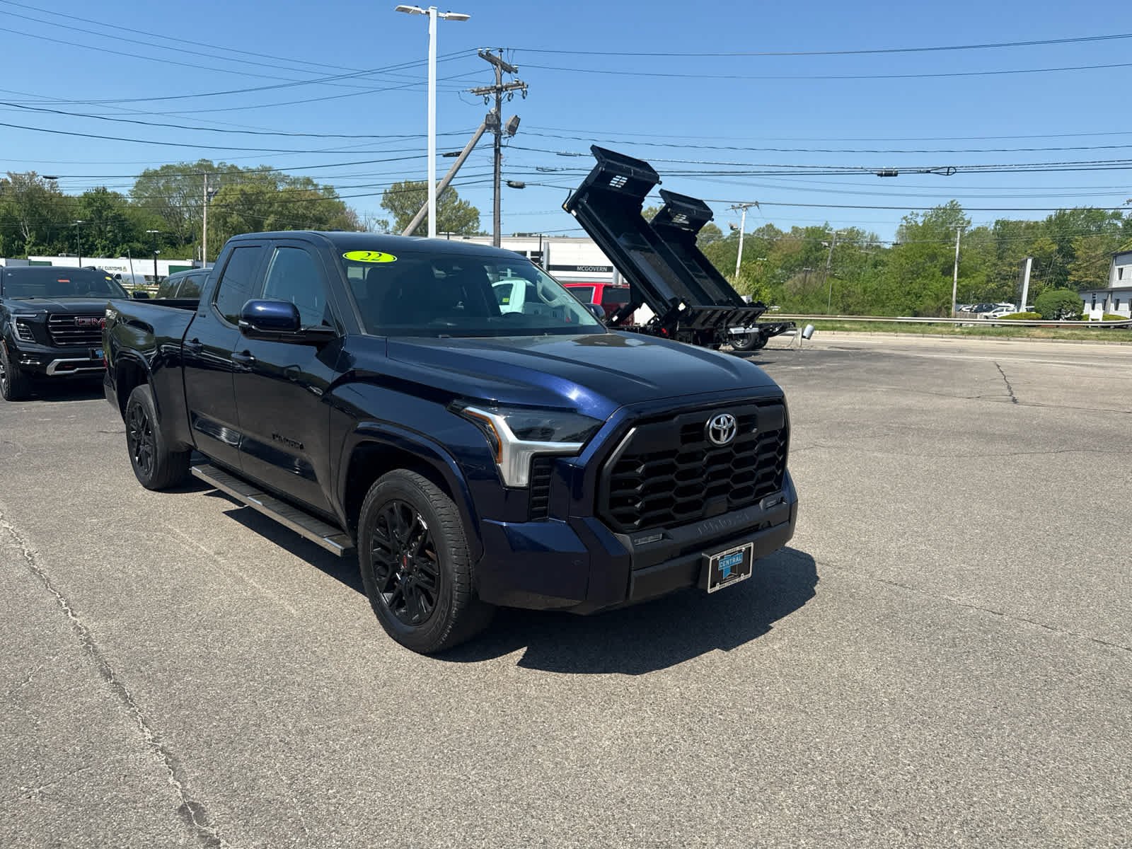 Used 2022 Gray Toyota SR5 image 7