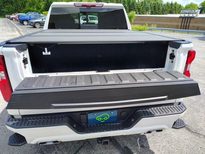 Used 2025 Beige Chevrolet High Country image 15