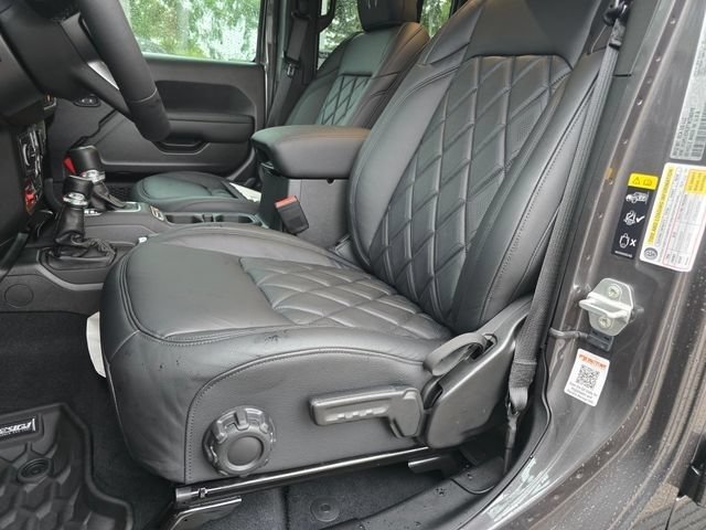 New 2026 Granite Crystal Metallic Clearcoat Jeep Willys image 6