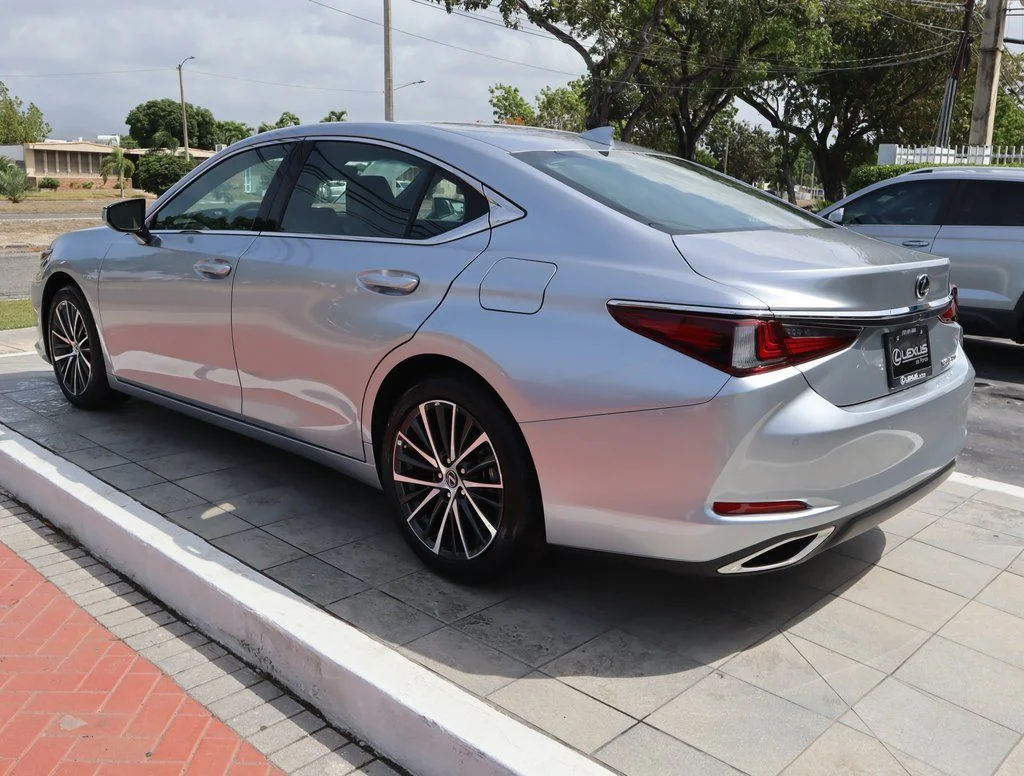 Used 2025 Silver Lexus 350 image 7