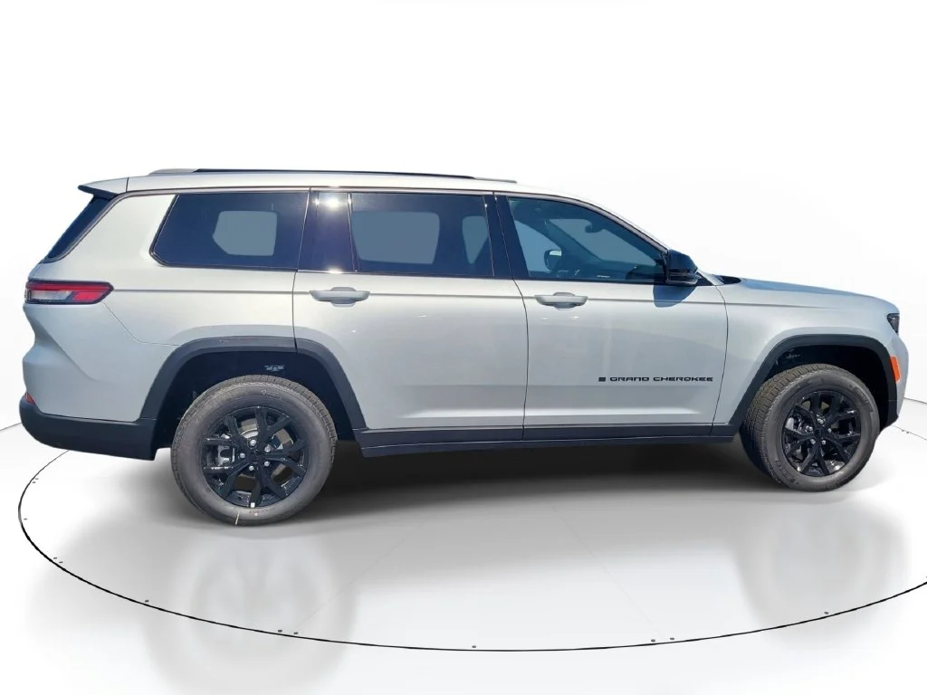 New 2026 Silver Jeep Altitude image 4