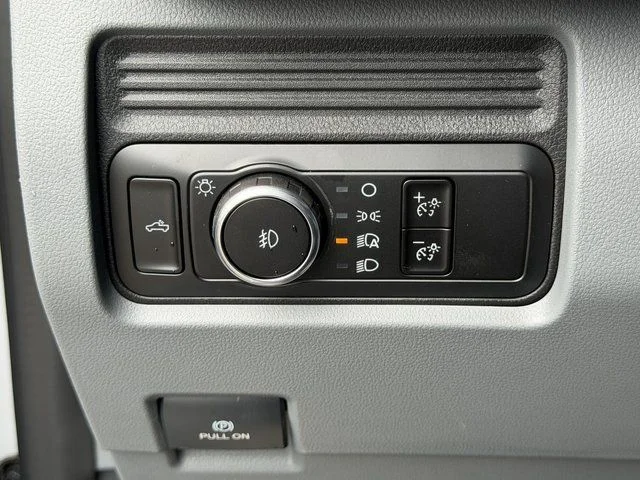New 2026 Oxford White Ford XL image 35