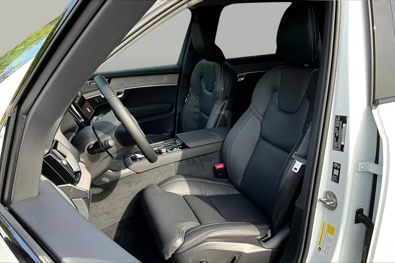 New 2026 Crystal White Volvo Ultra image 13