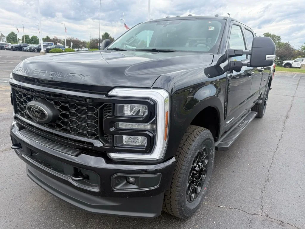 New 2026 Black Ford XLT image 7