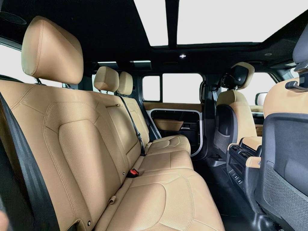 New 2026 Fuji White Land Rover X-Dynamic SE image 29