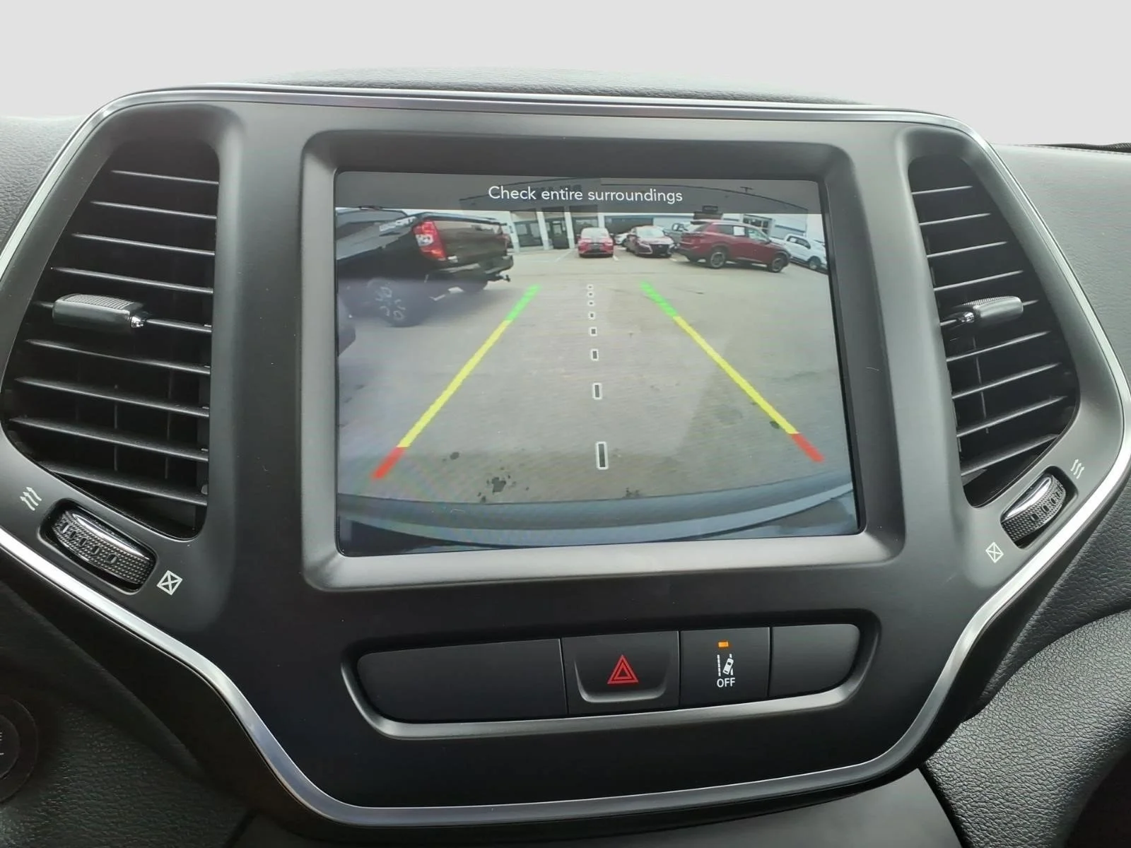 Used 2022 Diamond Black Crystal Pearlcoat Jeep Latitude Lux image 19