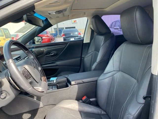 Used 2021 Black Lexus 300h Luxury image 10