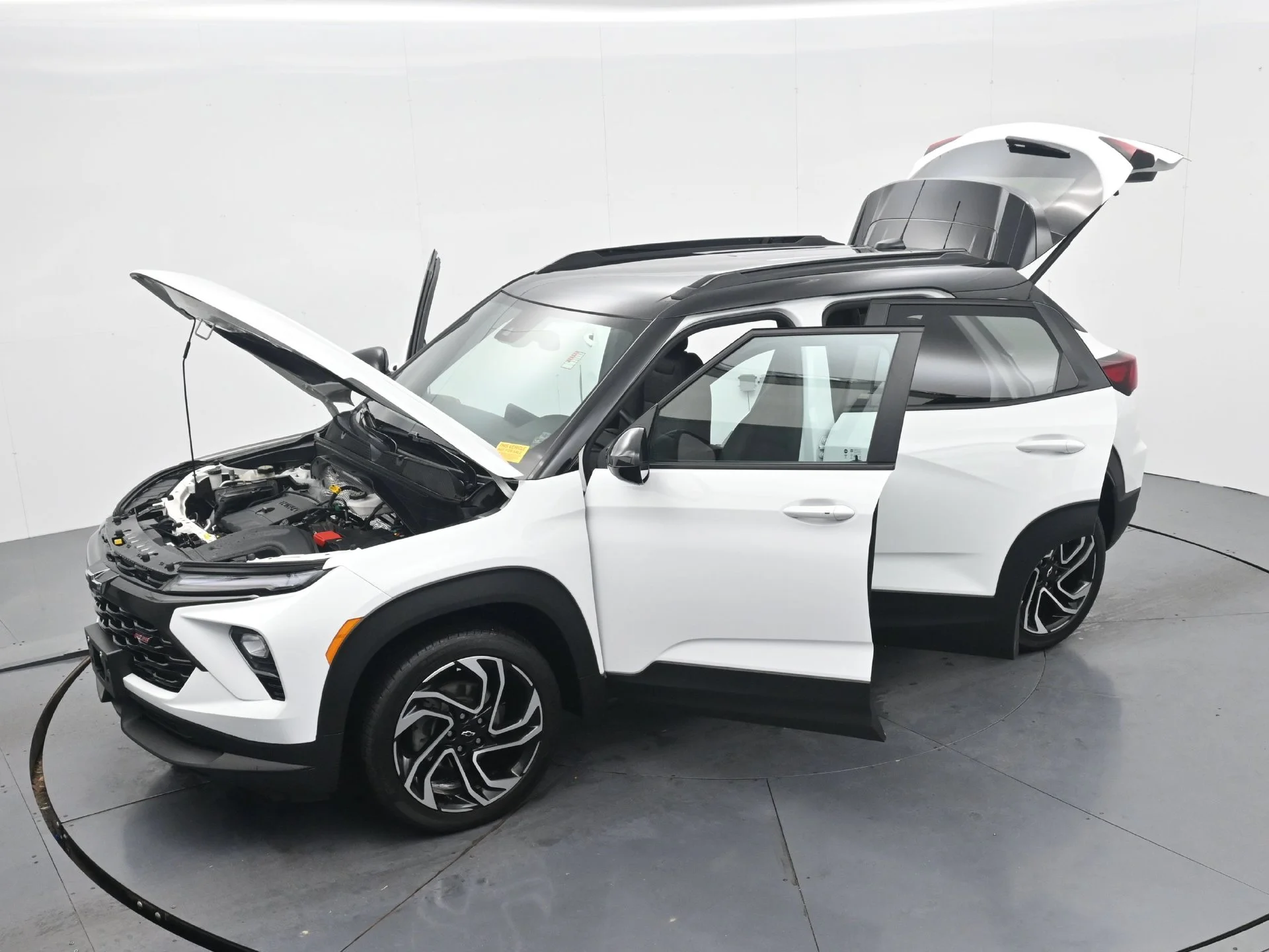Used 2024 White Chevrolet RS image 39