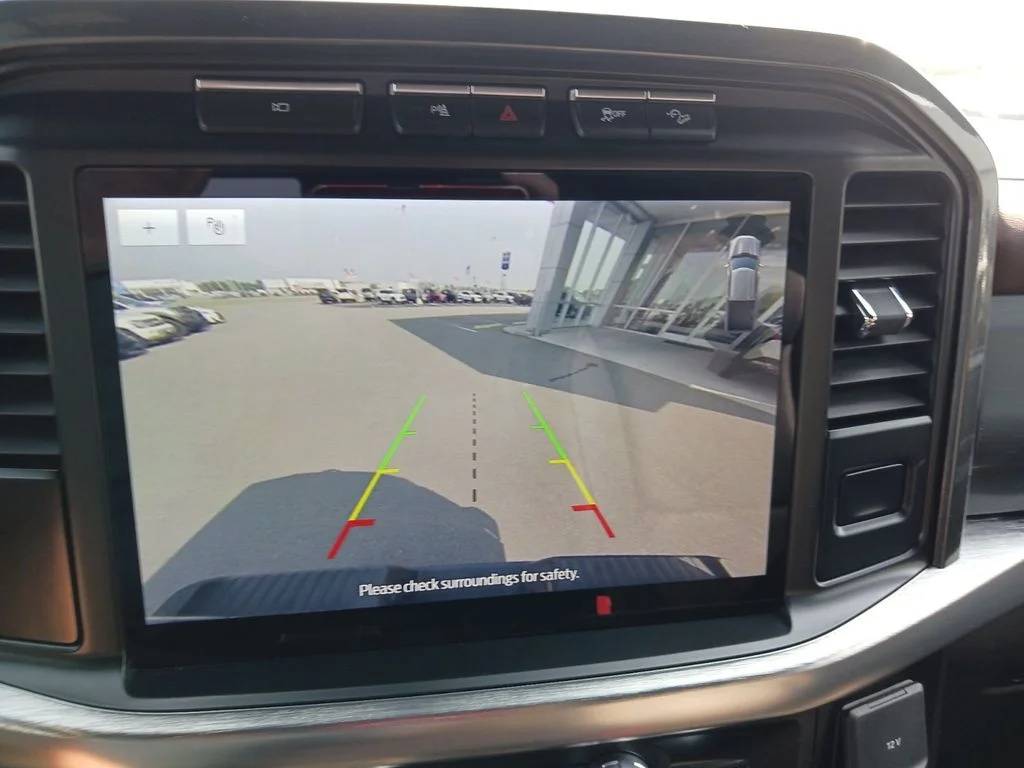 Used 2023 White Ford Lariat image 22