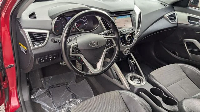 2015 Hyundai Veloster Base - Photo 10