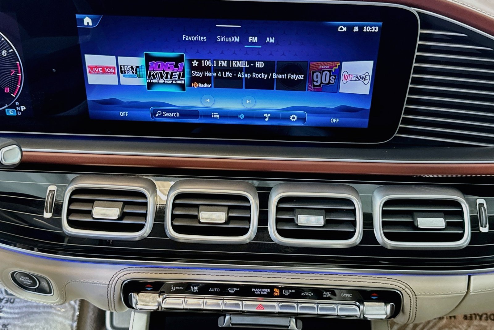 Used 2024 Obsidian Black Metallic Mercedes-Benz Maybach GLS 600 image 15