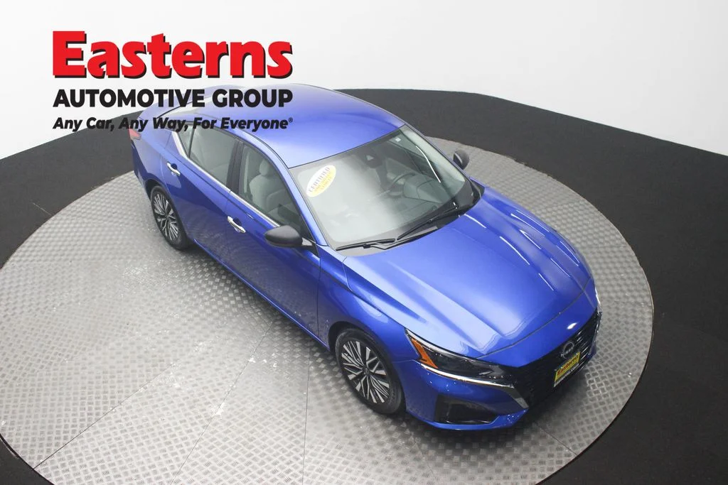 Used 2025 Blue Nissan 2.5 SV image 3