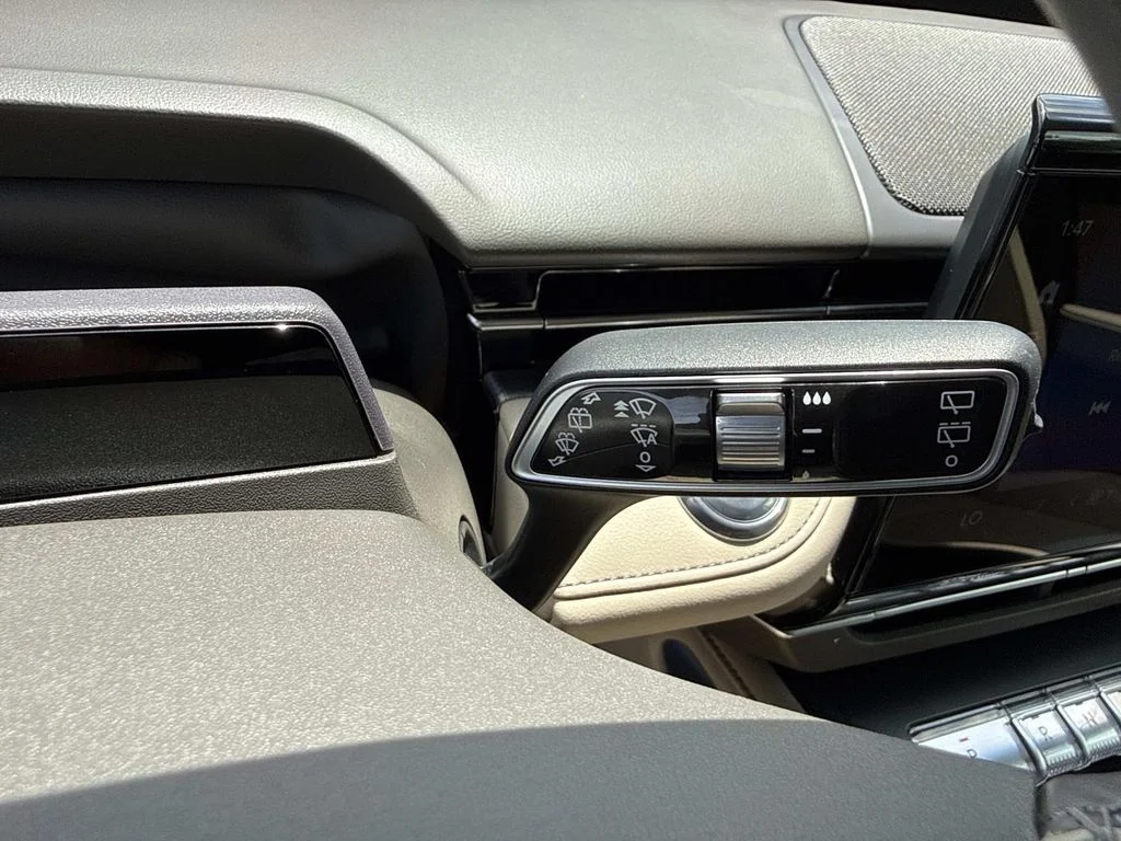 Used 2024 Gray Lincoln Premiere image 35