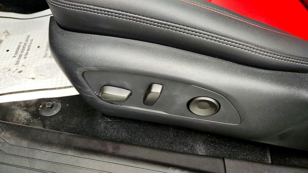 2025 Chevrolet Equinox EV RS - Photo 10