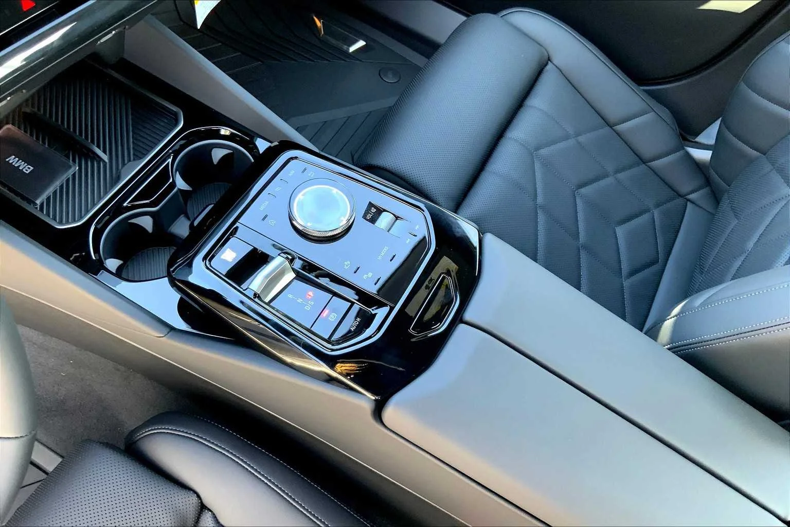 2026 BMW 5 Series 530i - Photo 7