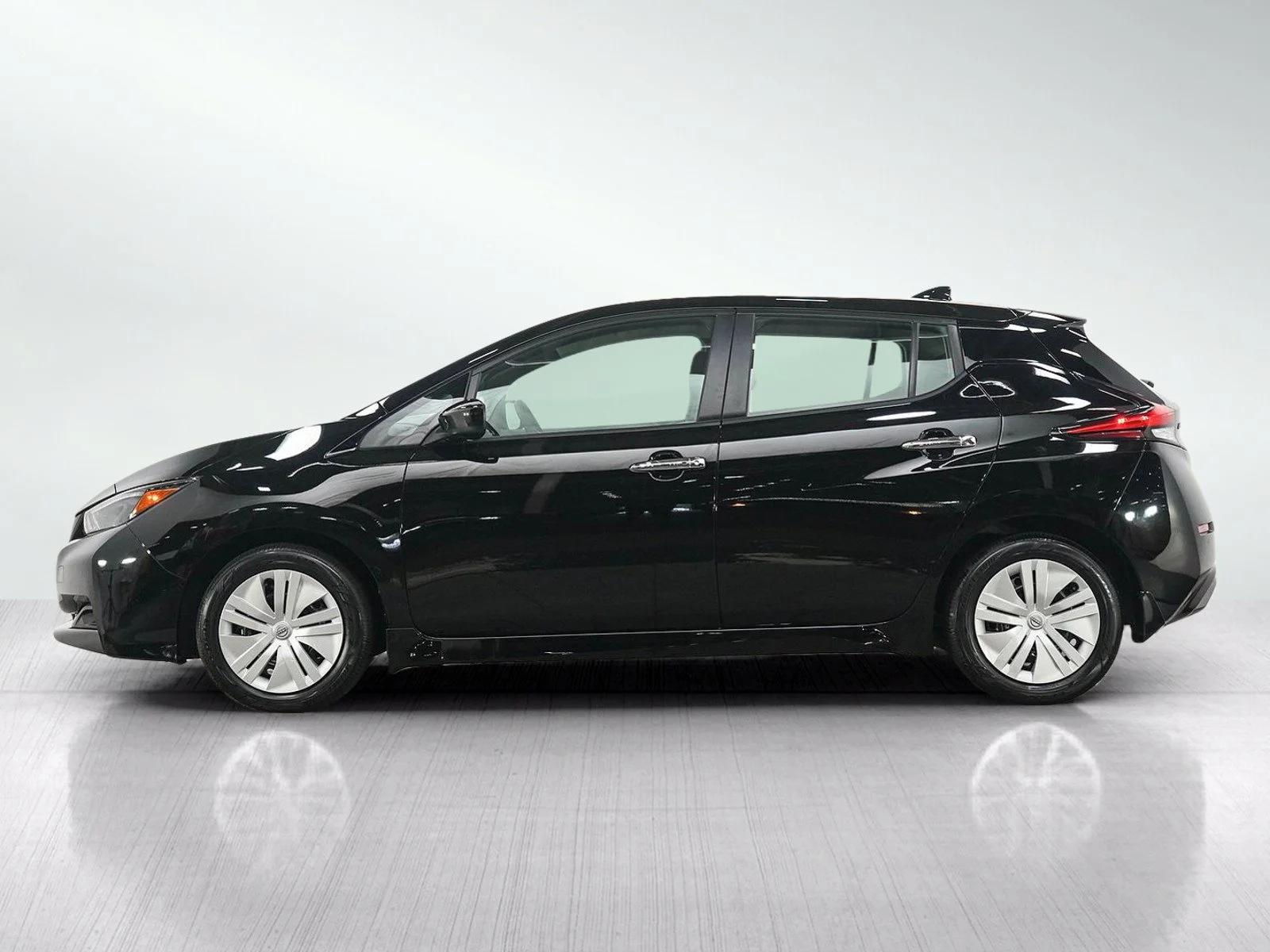 Used 2025 Nissan Leaf S with VIN 1N4AZ1BV7SC562865 for sale in Burnsville, MN