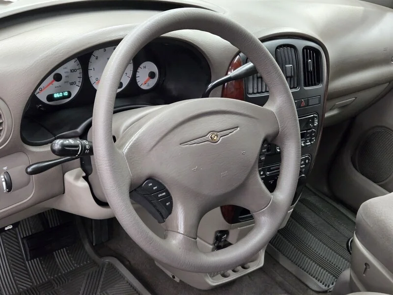 Used 2003 Silver Chrysler LX image 16
