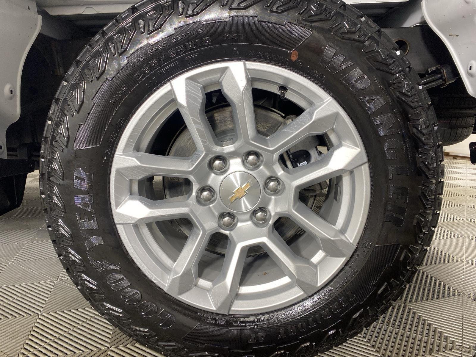 Used 2026 Summit White Chevrolet LT image 12