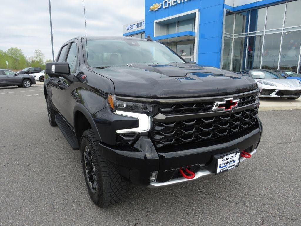 Used 2023 Ash Chevrolet ZR2 image 4