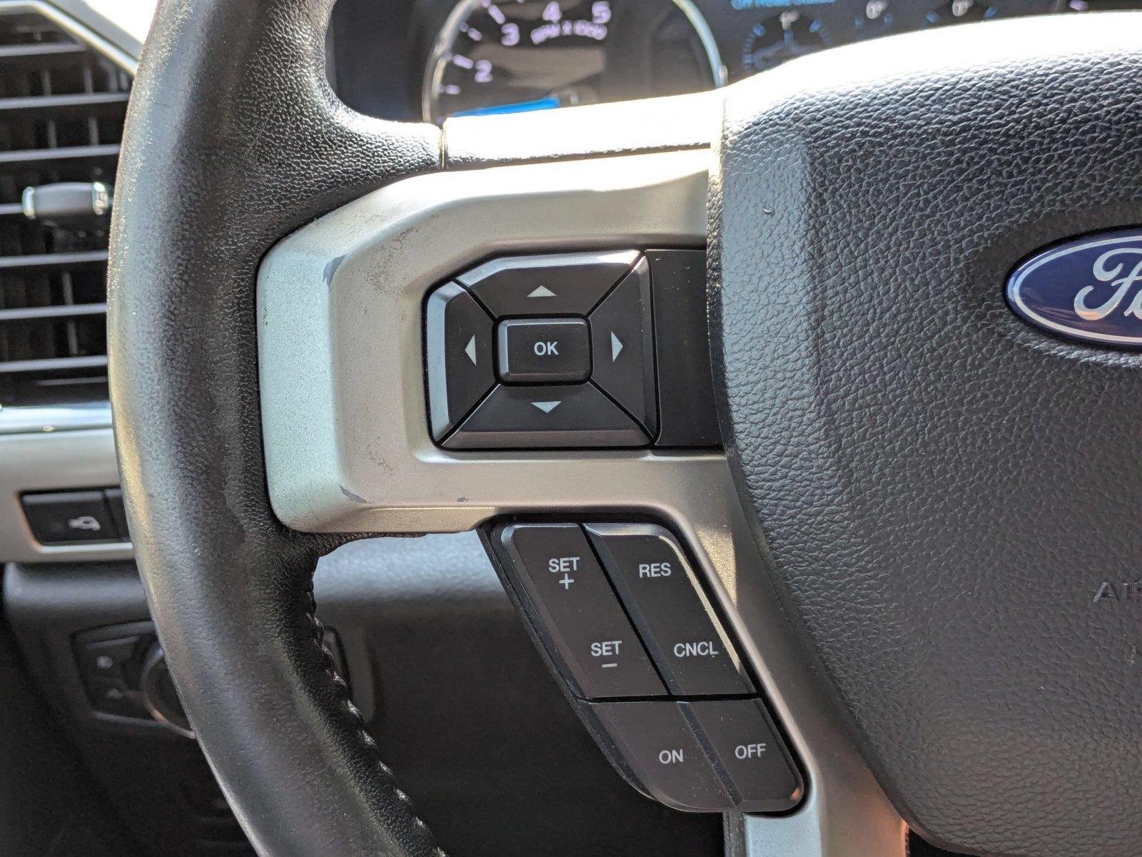 Used 2018 Magnetic Metallic Ford LARIAT image 17
