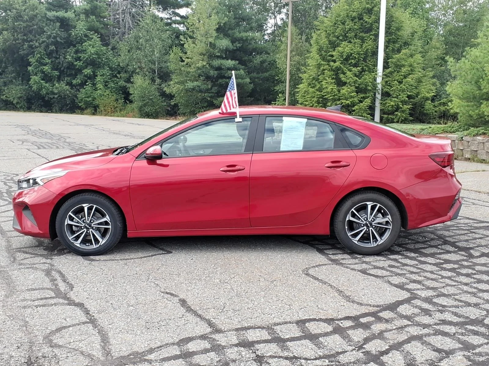 Used 2024 Currant Red Kia LXS image 7