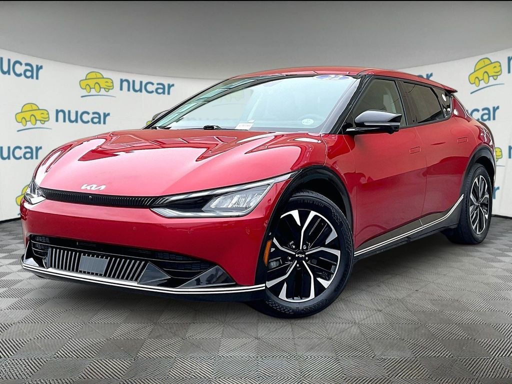 Used 2022 Red Kia Wind image 3