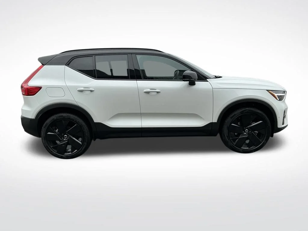 New 2026 Crystal White Volvo Ultra image 4