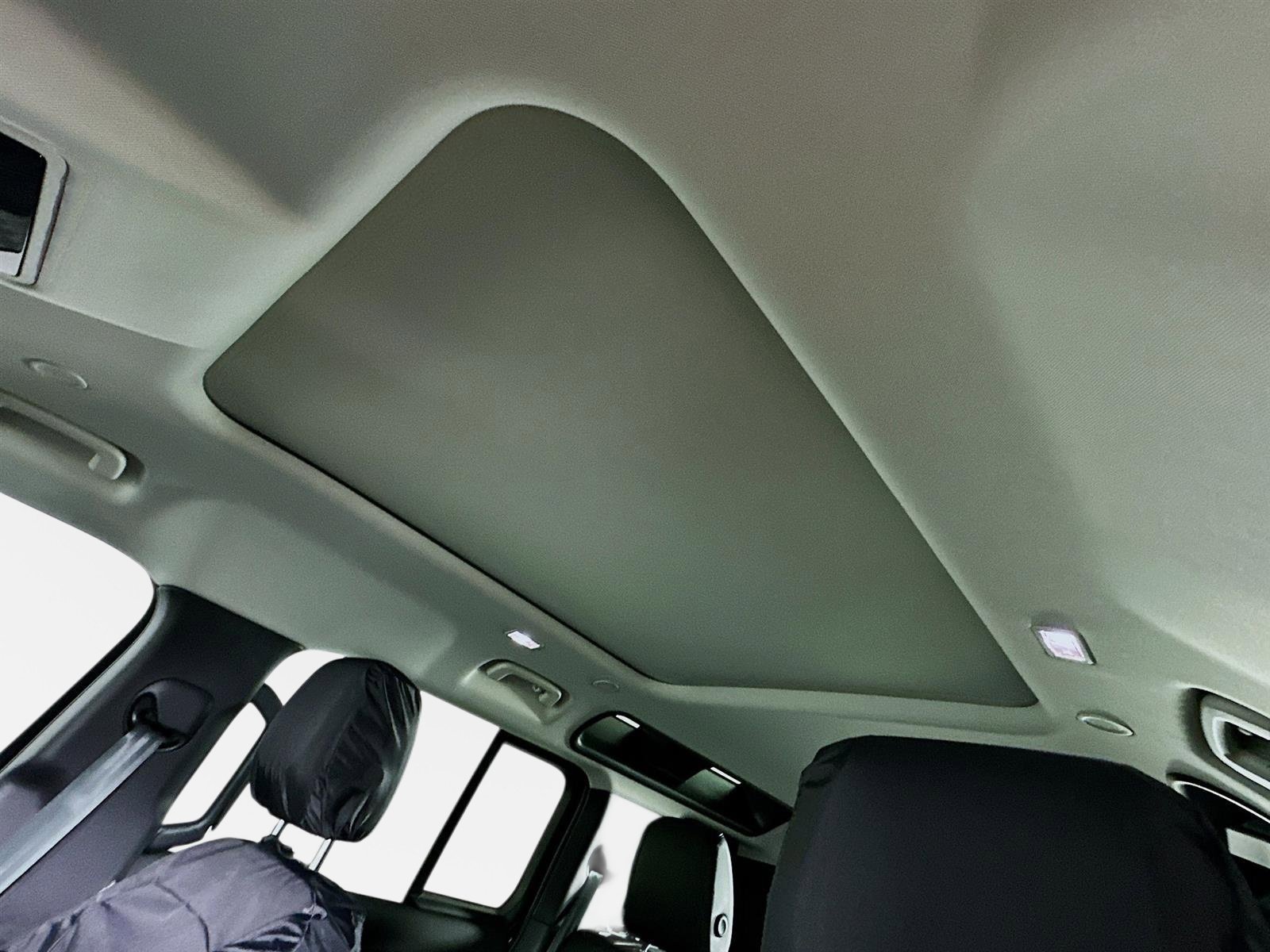 Used 2024 White Frost Land Rover S image 14