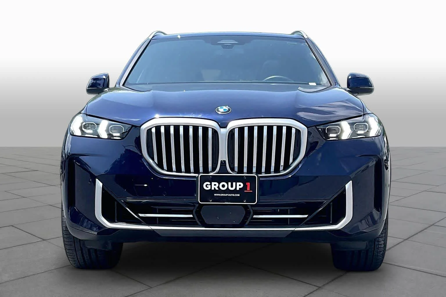 Used 2026 Tanzanite Blue II Metallic BMW xDrive40i image 3