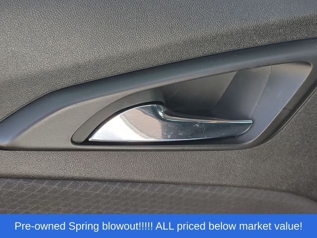 Used 2025 White Chevrolet LT image 35