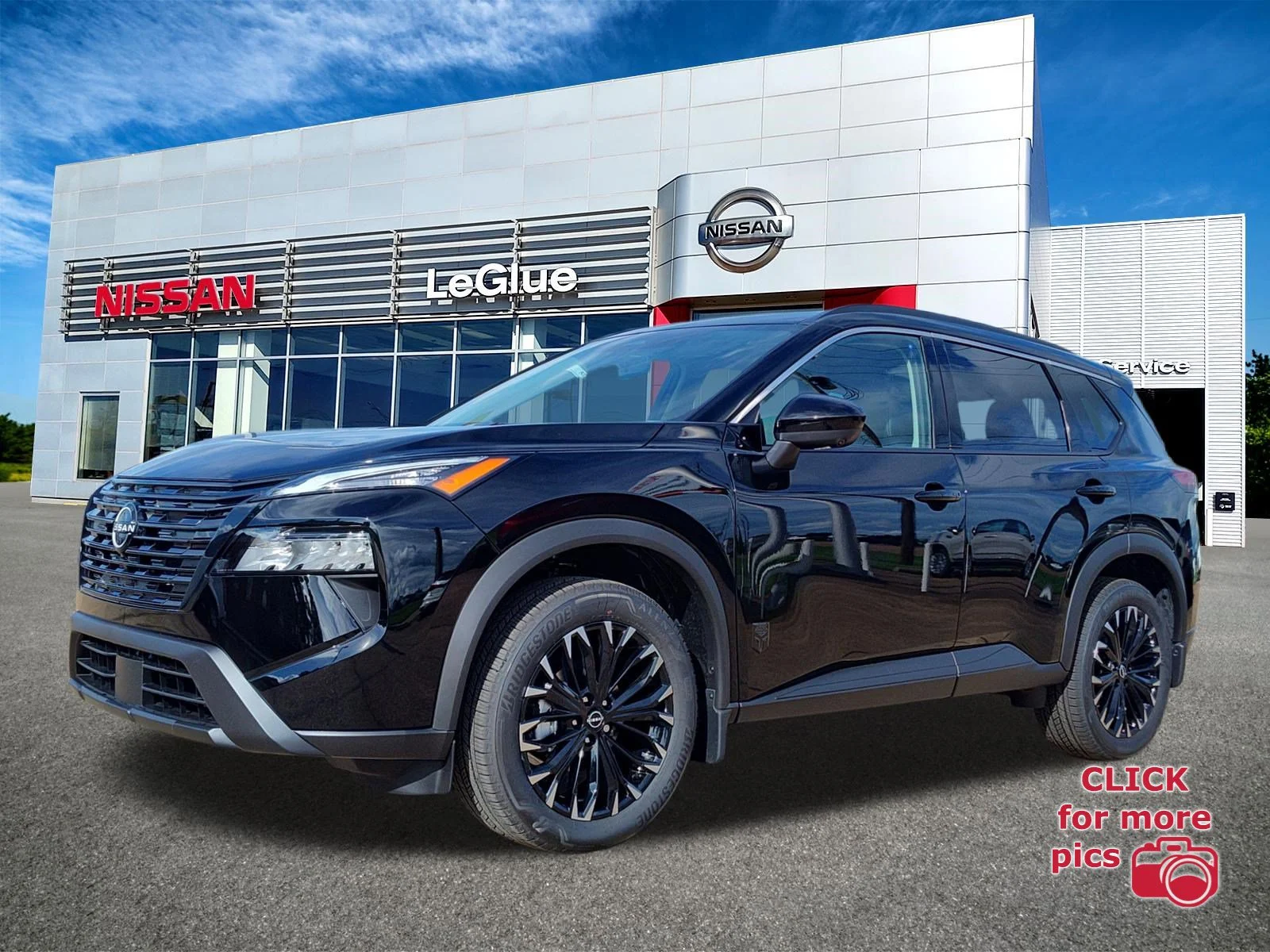 2026 Nissan Rogue Dark Armor AWD's photo